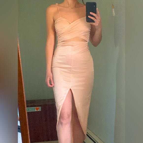 Revolve H:ours Felisa MIDI Dress Nude Lipgloss Small - Picture 10 of 15